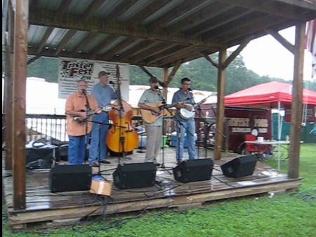 2012 08-25 tristenfest _ the courtney hollow band - 2.jpg