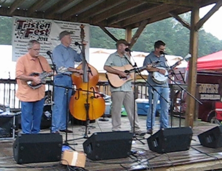 2012 08-25 tristenfest _ the courtney hollow band - 9.jpg