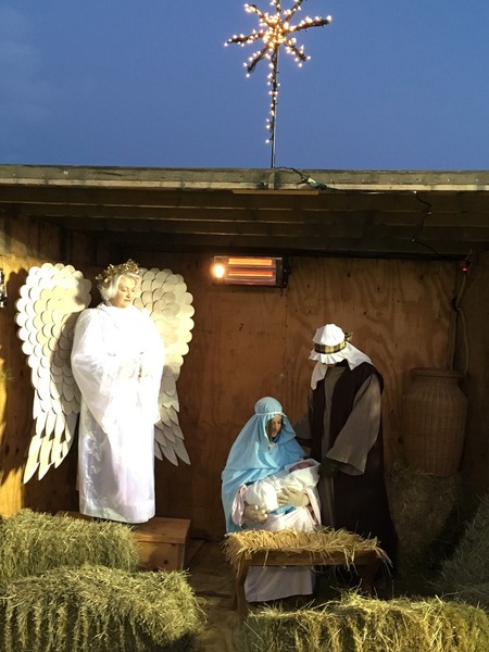 2016 12-17 live nativity _0002.jpg